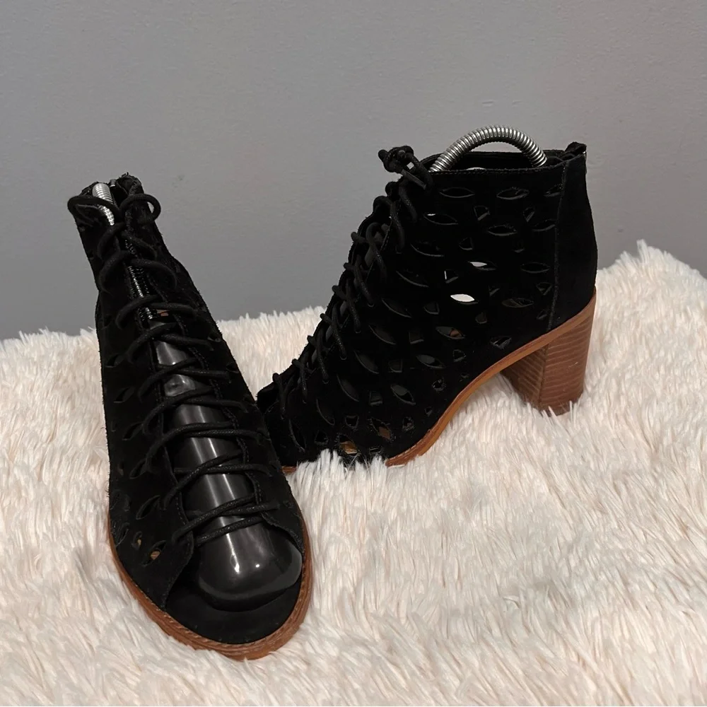 Gianni‎ Bini cut-off sandals size 8.5